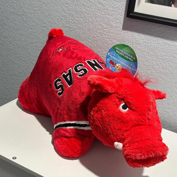 🫶🏼Arkansas Razorbacks Red Plush Pillow Pet - Picture 2 of 9